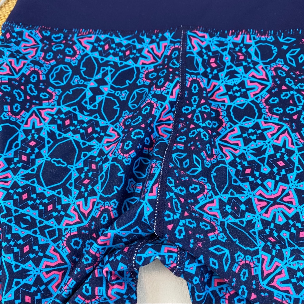 Fabletics Salar Print Powerhold Capri Pants - image 5